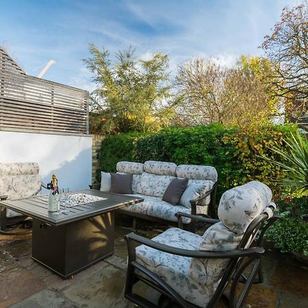 Breathtaking Putney Home With Gorgeous Garden Ричмънд Екстериор снимка