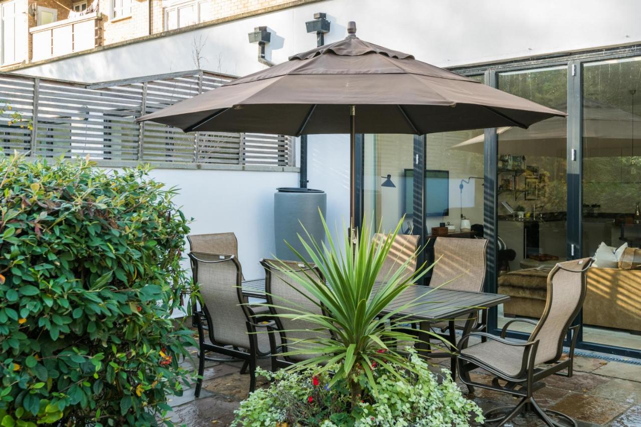 Breathtaking Putney Home With Gorgeous Garden Ричмънд Екстериор снимка