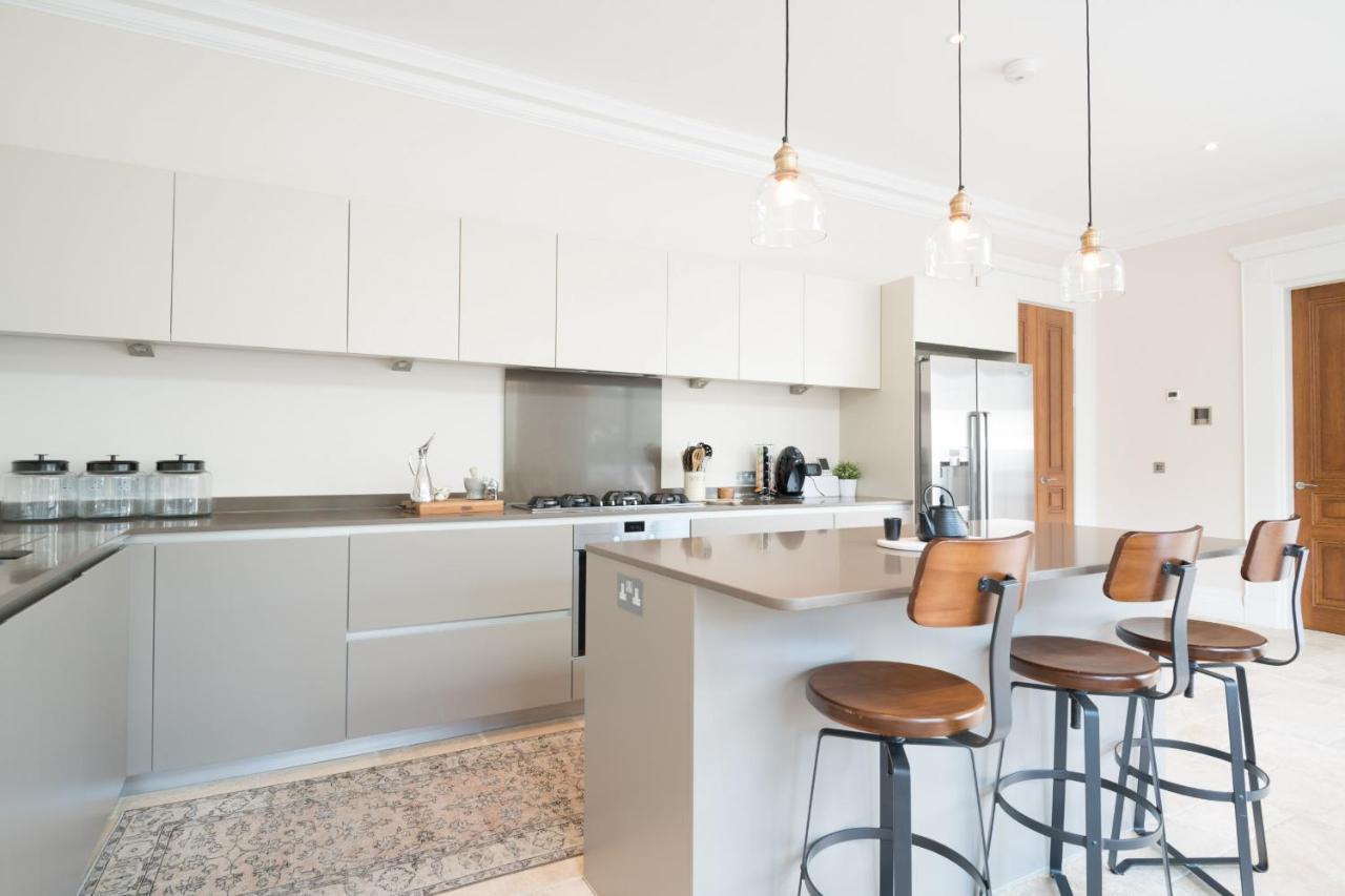 Breathtaking Putney Home With Gorgeous Garden Ричмънд Екстериор снимка