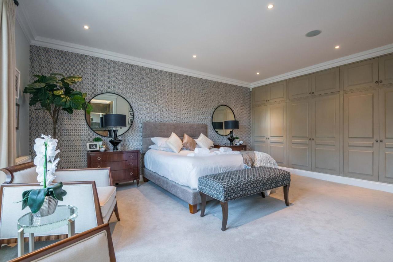 Breathtaking Putney Home With Gorgeous Garden Ричмънд Екстериор снимка