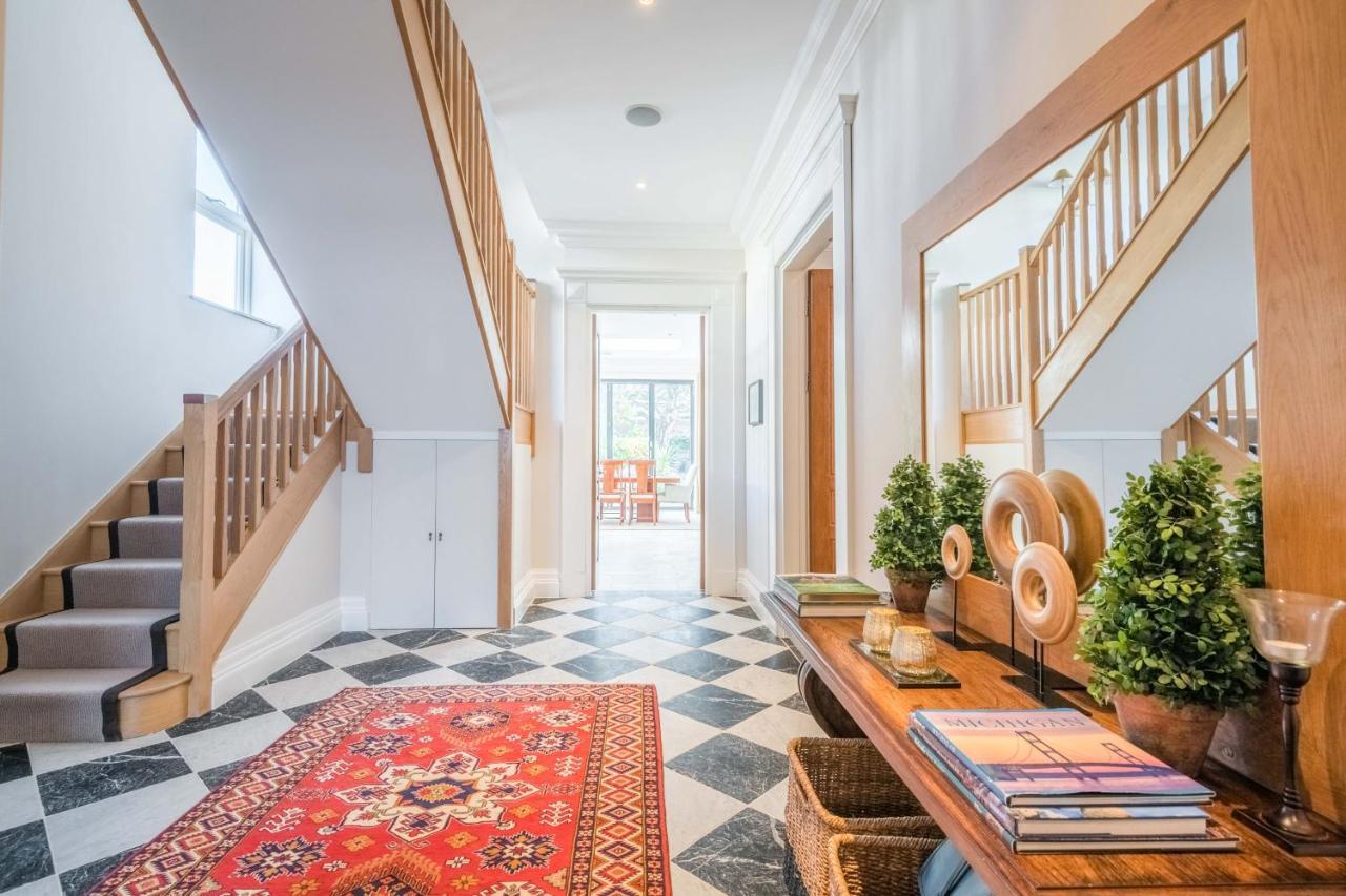 Breathtaking Putney Home With Gorgeous Garden Ричмънд Екстериор снимка